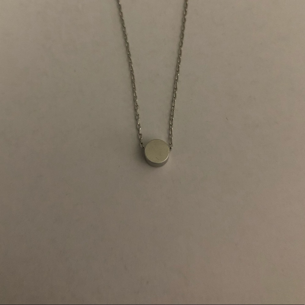 Dot Pendant Necklace